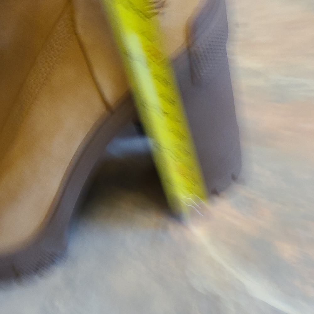 Timberland Wheat Suede Lace-Up Lug Heel Ankle Boots - Picture 8 of 8